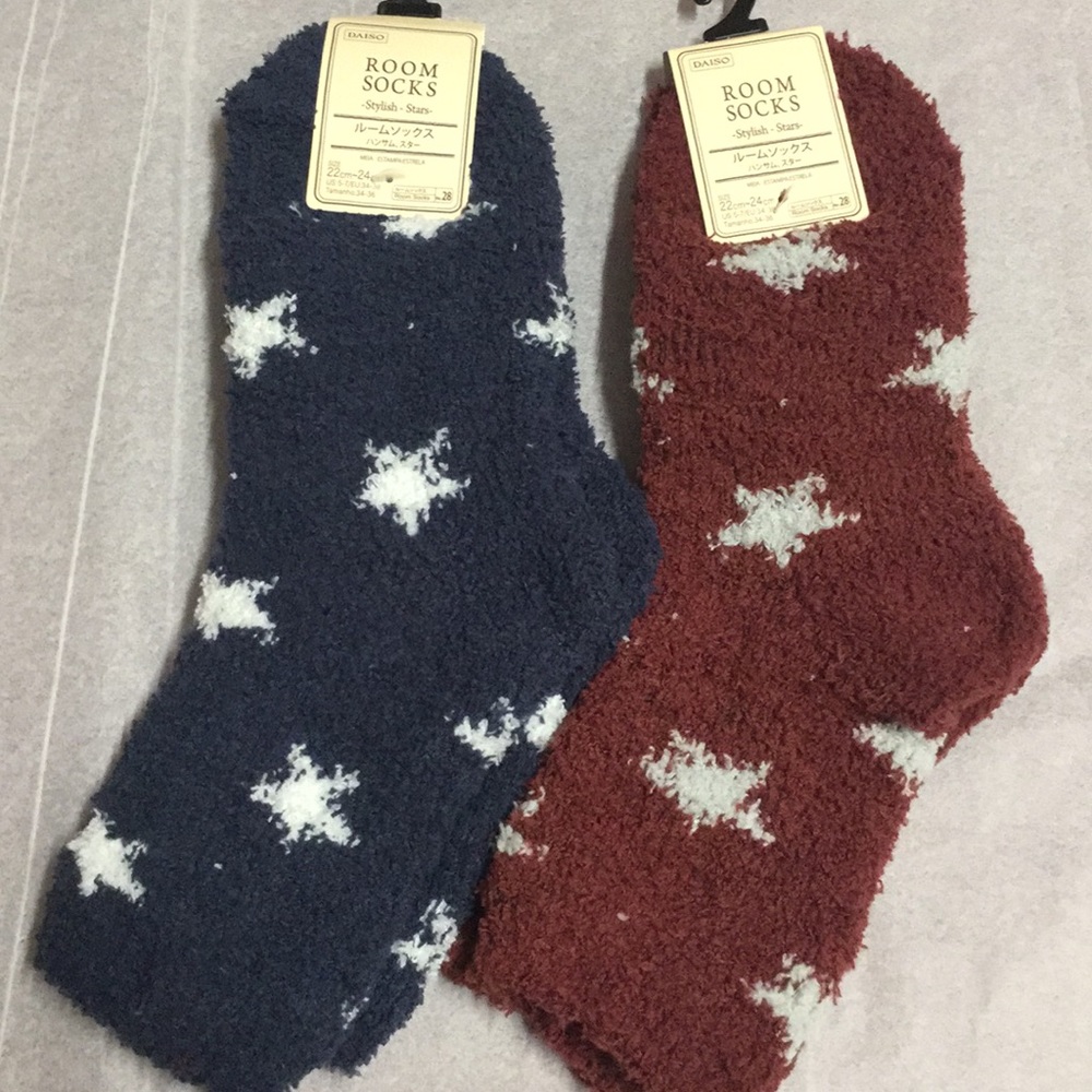 2 Fluffy star socks